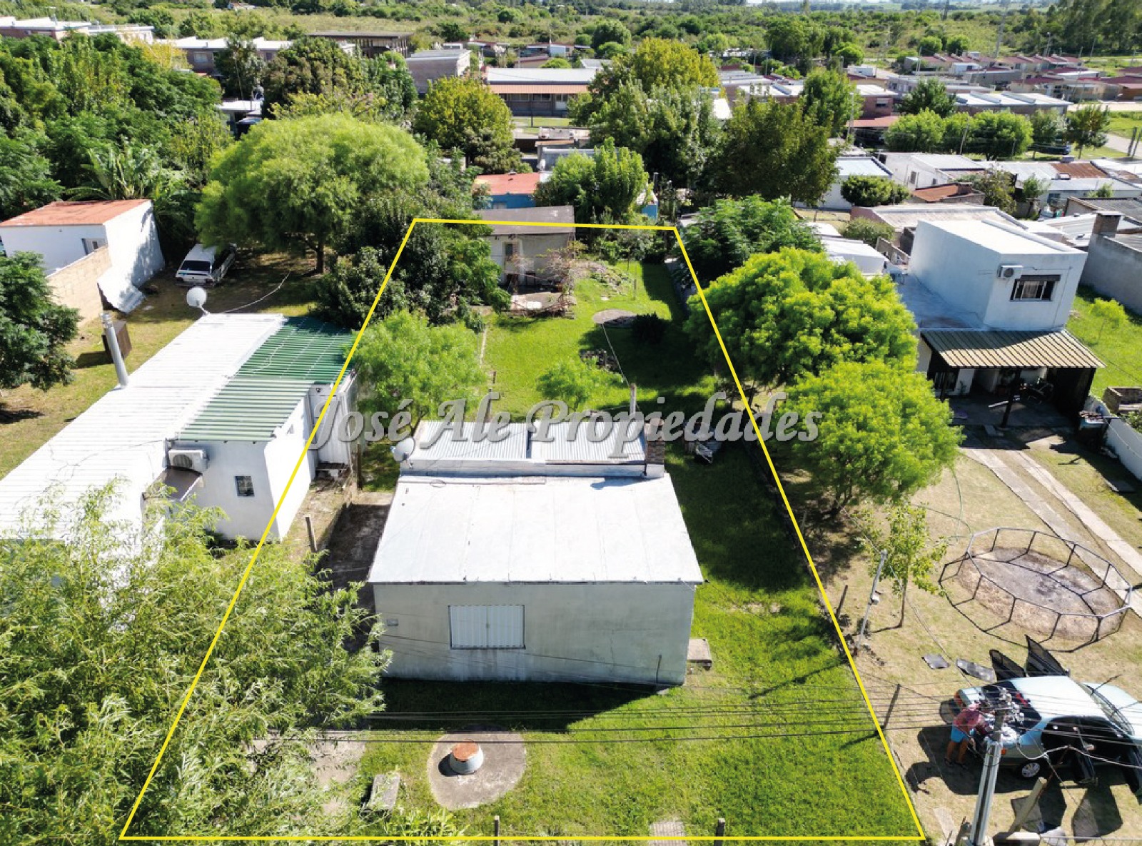 Imagen 1 de Propiedad ubicada en la zona del Hospital de Colonia, a pocos metros del supermercado El Dorado.