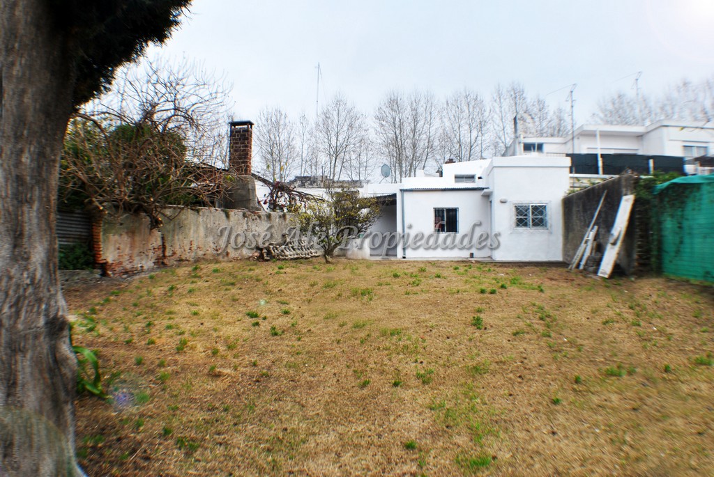 Imagen 8 de Casa de 2 dormitorios ubicada en pleno centro de Colonia sobre Av. Artigas, a pasos de todos los servicios.