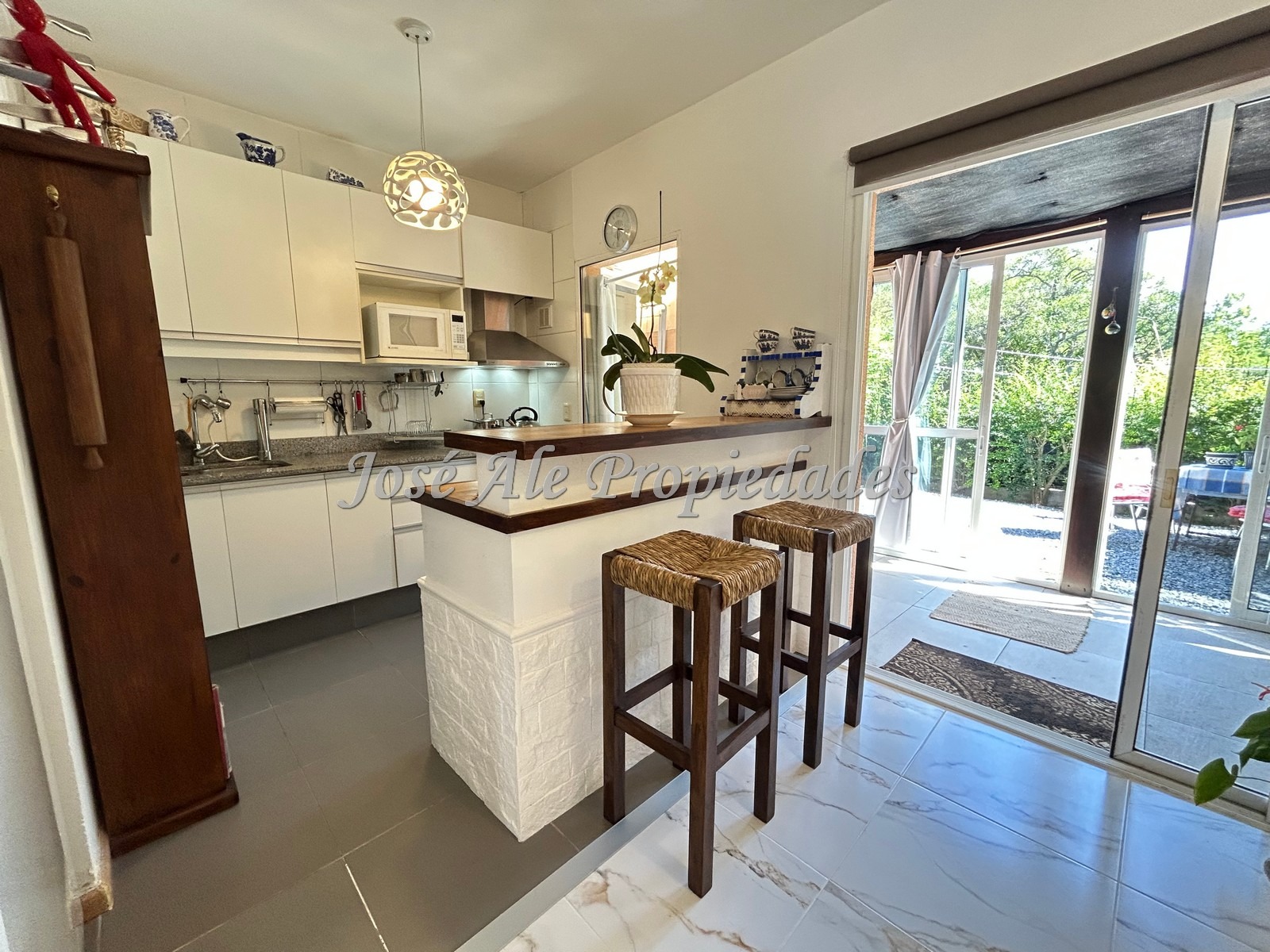 Imagen 3 de Hermoso apartamento de 1 dormitorio ubicado en el Real de San Carlos, próximo a la Rambla y Playas de Colonia.