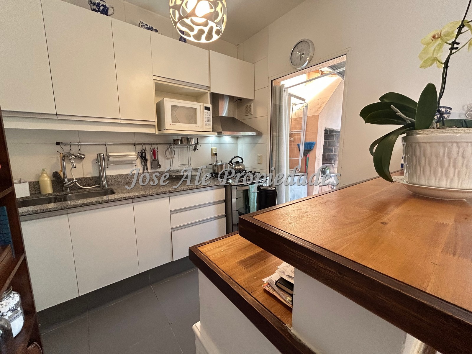 Imagen 4 de Hermoso apartamento de 1 dormitorio ubicado en el Real de San Carlos, próximo a la Rambla y Playas de Colonia.