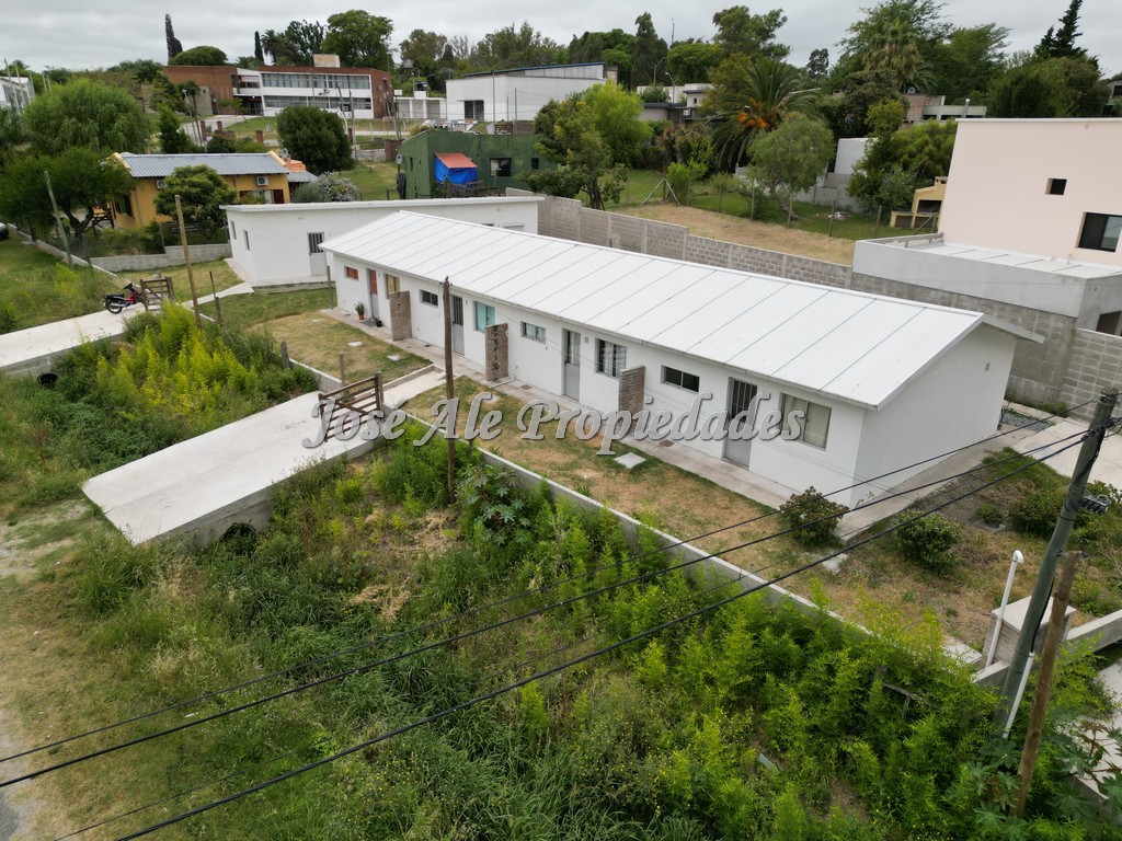 Imagen 1 de Monoambiente ubicado en el Real de San Carlos próximo al Liceo 2, CERP, IAE.