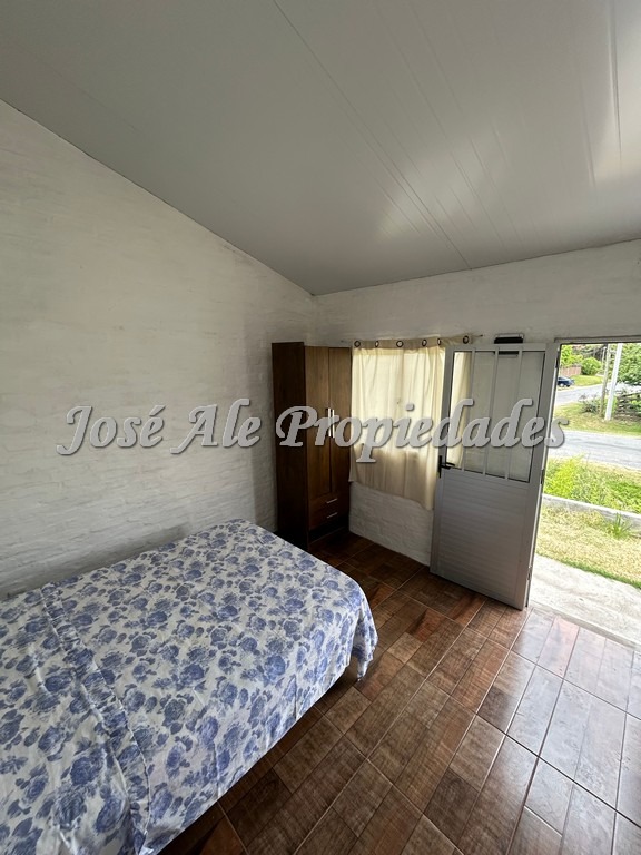 Imagen 4 de Monoambiente ubicado en el Real de San Carlos próximo al Liceo 2, CERP, IAE.