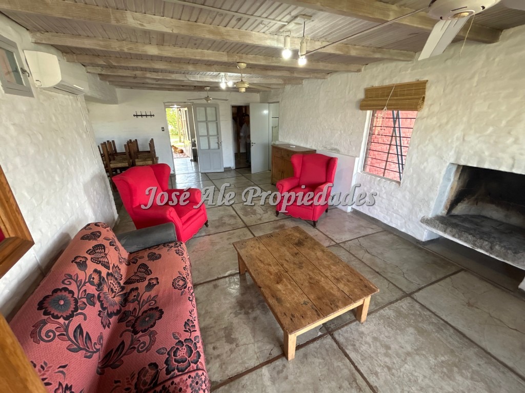 Imagen 3 de Casa ubicada en el Real de San Carlos a 5 km del centro de la ciudad de Colonia del Sacramento.