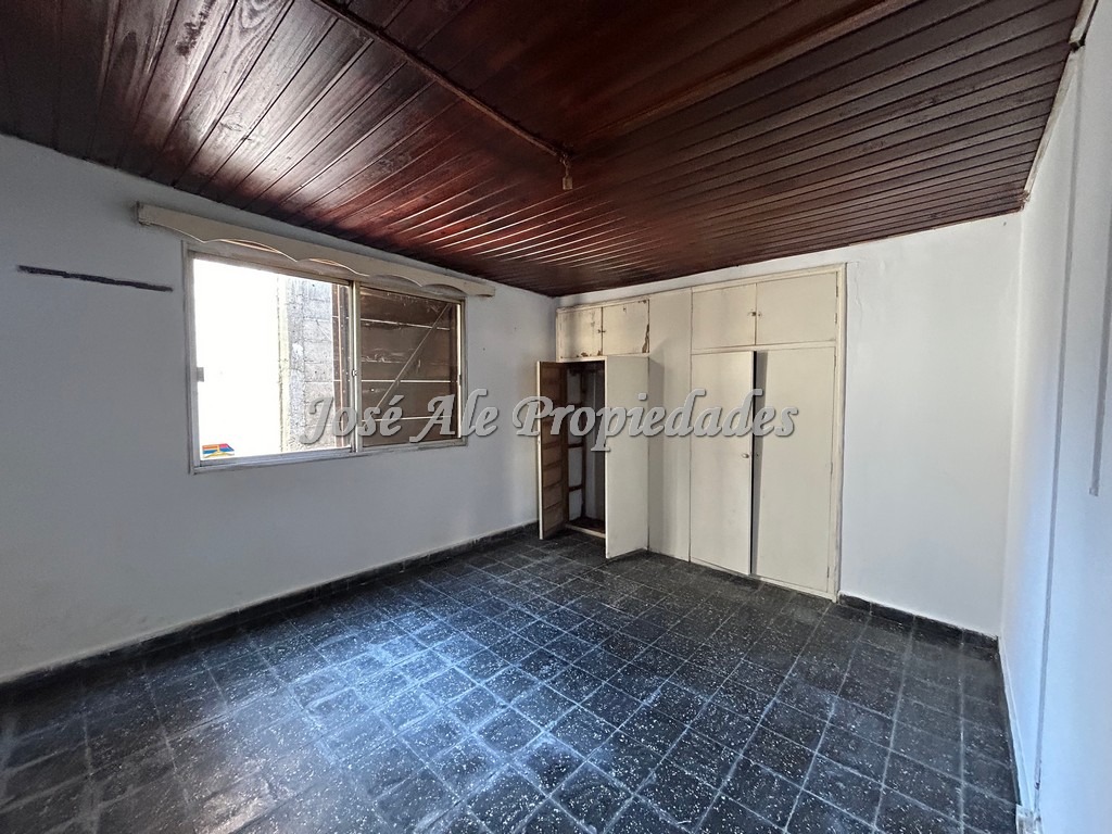 Imagen 6 de Casa ubicada en zona pueblo nuevo, a pocas cuadras de 2 avenidas, próxima al Shopping de Colonia y todos los servicios.