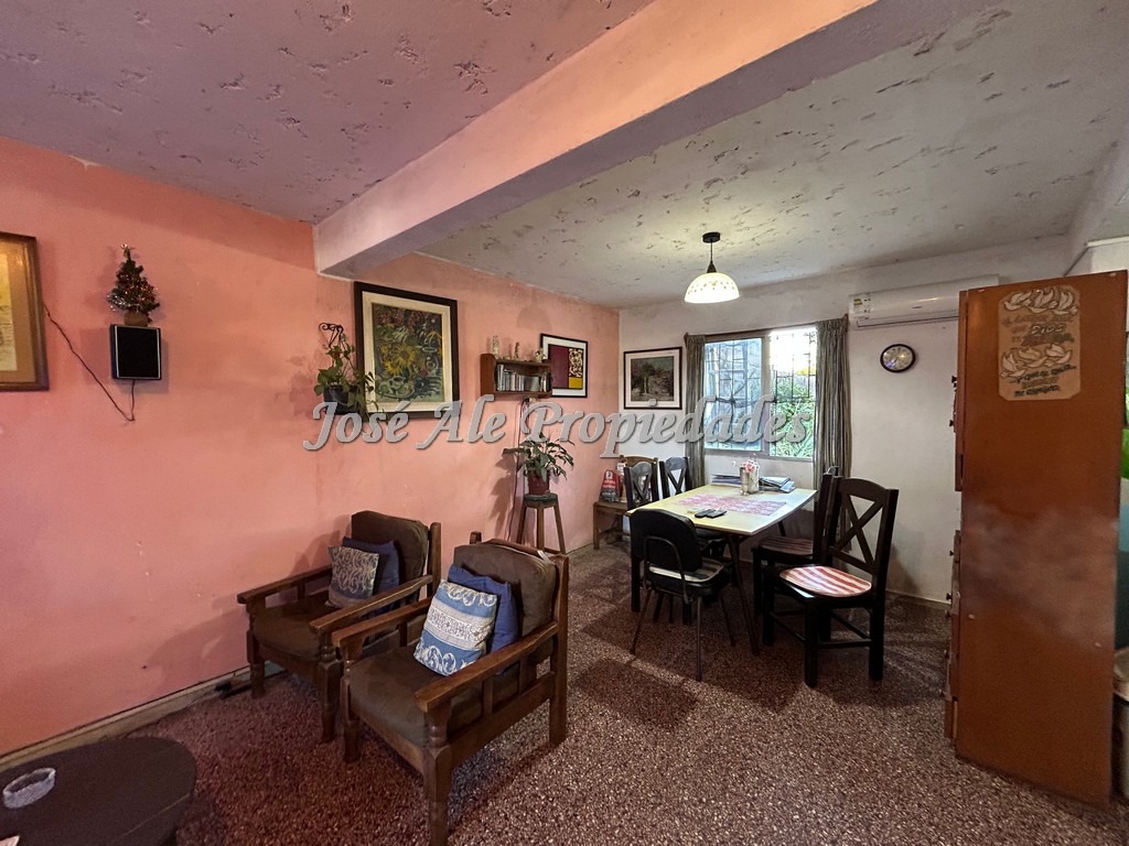 Imagen 4 de Vivienda ubicada en Avda. principal en el Real de San Carlos, a pocas cuadras de la Rambla Costanera y playas de Colonia.