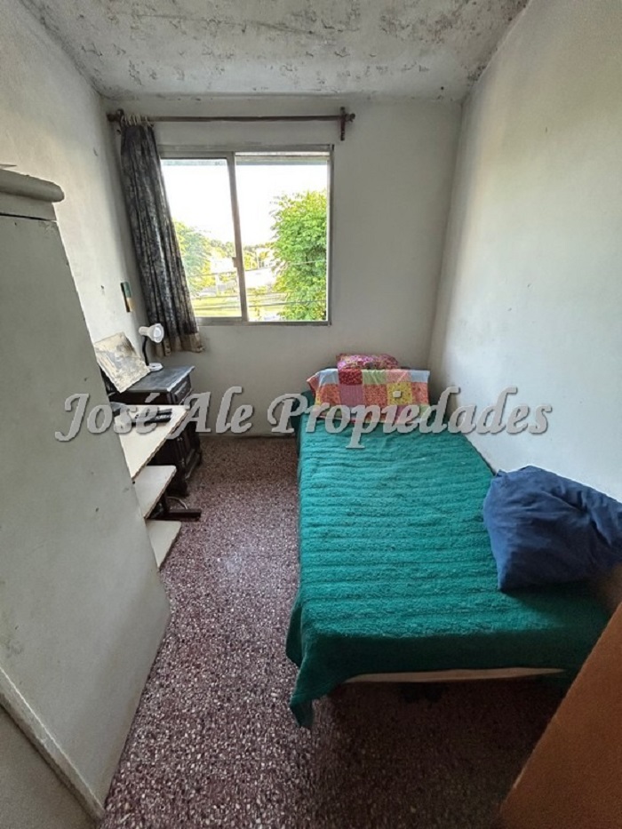 Imagen 8 de Vivienda ubicada en Avda. principal en el Real de San Carlos, a pocas cuadras de la Rambla Costanera y playas de Colonia.
