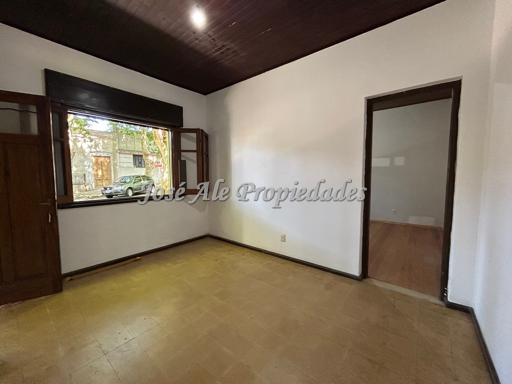 Imagen 3 de Casa de 2 dormitorios ubicada en pleno centro, a 2 cuadras de la Ciudad Vieja de Colonia.