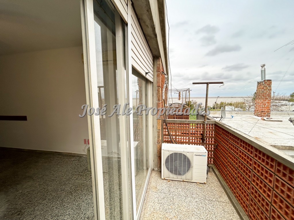 Imagen 5 de Muy cómodo apartamento en el centro de Colonia del Sacramento.