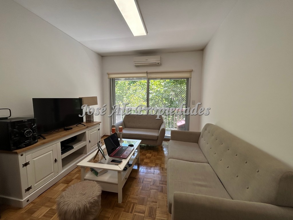 Imagen 1 de Hermoso apartamento de 3 dormitorios y 2 baños, ubicado en Avda. Principal de Colonia del Sacramento.