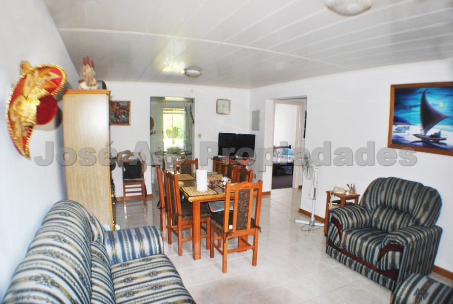 Imagen 2 de Magnífica propiedad en zona residencial a metros de Rambla Costanera y Playas de Colonia del Sacramento.