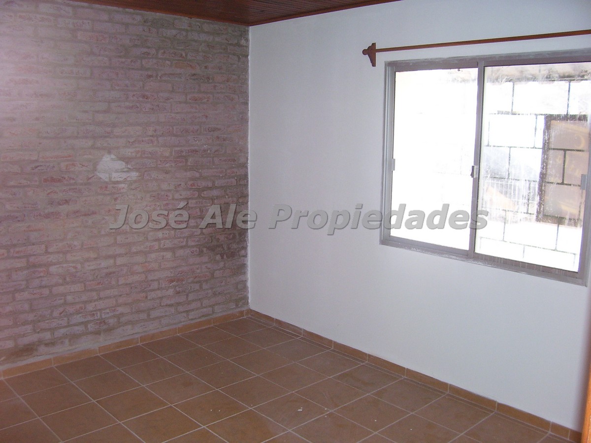 Imagen 4 de EN ALQUILER Propiedad en zona de nuevo hospital, próxima a zona comercial tres avenidas y Colonia Shopping.