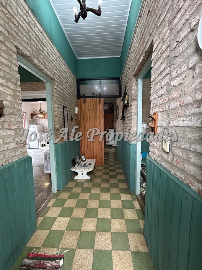Imagen 3 de OPORTUNIDAD! NUEVO PRECIO! Casa + duplex en barrio Pueblo Nuevo. Combina estilo ingles con comodidades moderas.