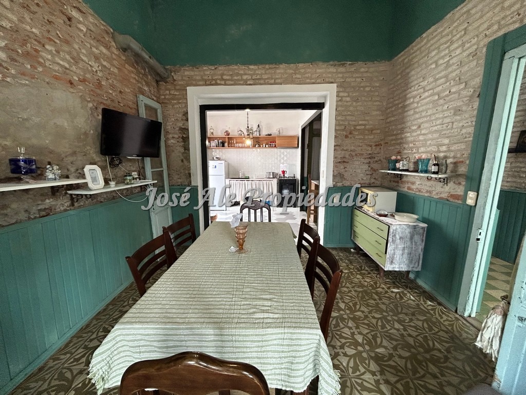 Imagen 6 de OPORTUNIDAD! NUEVO PRECIO! Casa + duplex en barrio Pueblo Nuevo. Combina estilo ingles con comodidades moderas.