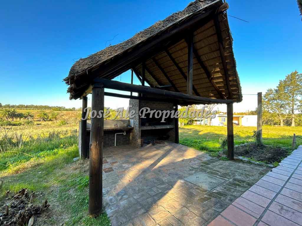 Imagen 10 de Casa en Laguna de los Patos próximo a Bodega Bernardi, a pocos minutos del centro de la ciudad de Colonia.