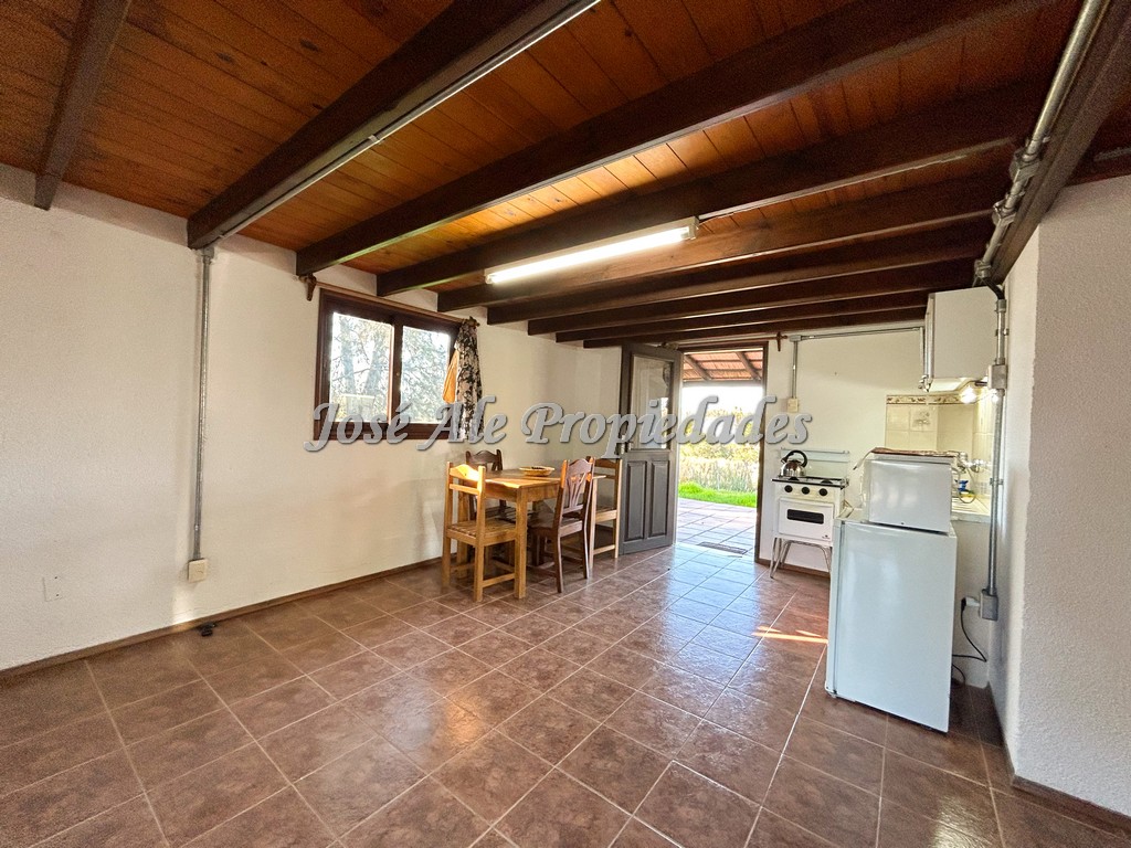 Imagen 3 de Casa en Laguna de los Patos próximo a Bodega Bernardi, a pocos minutos del centro de la ciudad de Colonia.