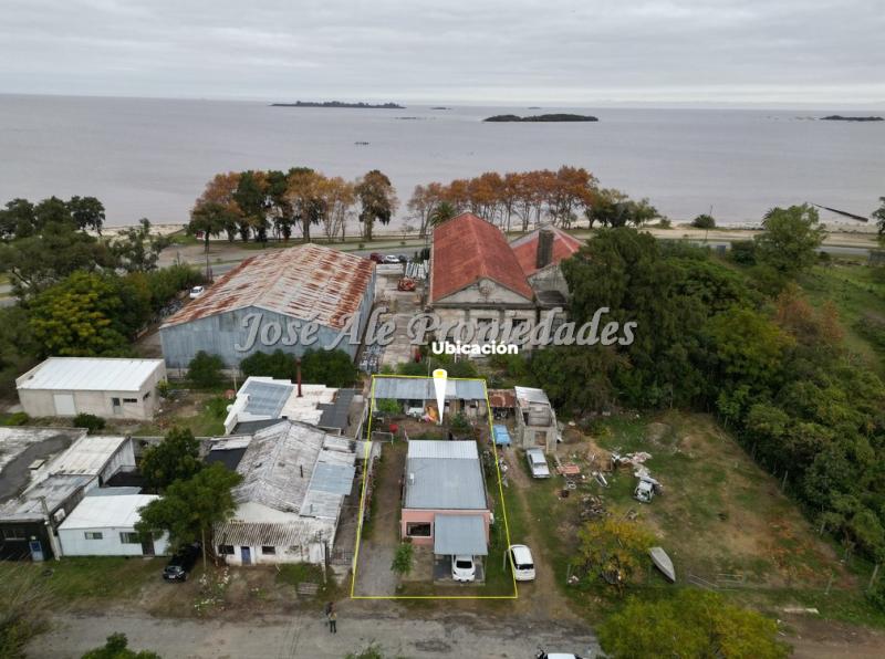 Terreno de 396 m2 ubicado a metros de la Rambla Costanera y Plaza de Toros de Colonia.