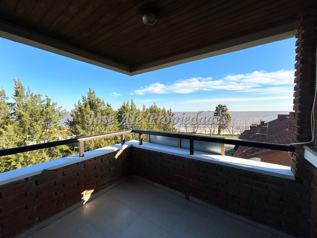Imagen 10 de Magnífico departamento ubicado en Rambla Costanera de Colonia del Sacramento.