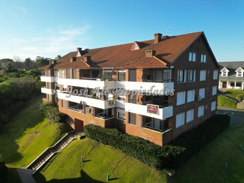 Magnífico departamento ubicado en Rambla Costanera de Colonia del Sacramento.