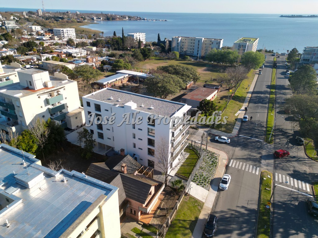 Imagen 3 de Apartamento a estrenar con vista al Río en Edificio Sacramento, sobre Av. Gonzales Moreno a 1 cuadra de la Rambla de Colonia.