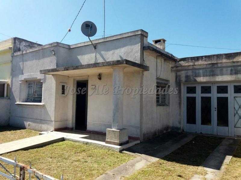 Propiedad en esquina con excelente ubicación a paso de todo