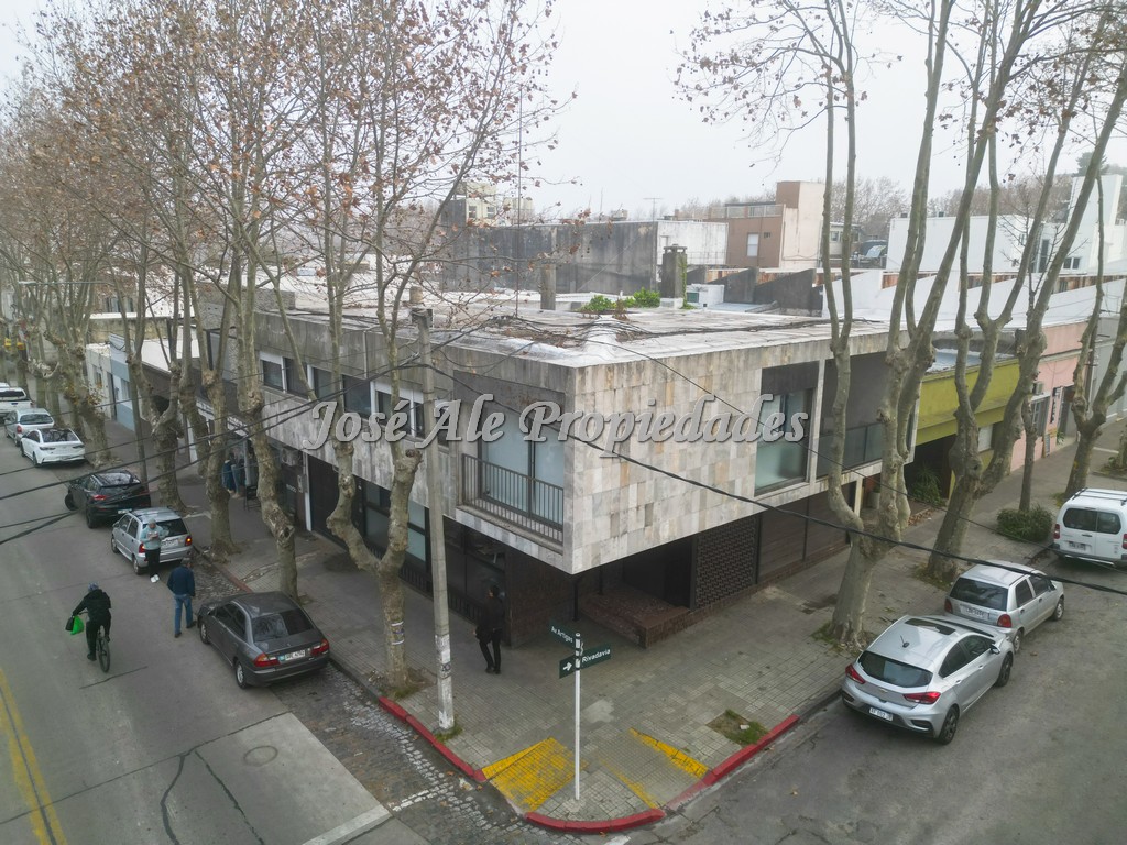 Imagen 1 de Casa de excelente construcción, ubicada en el centro de la ciudad de Colonia del Sacramento.