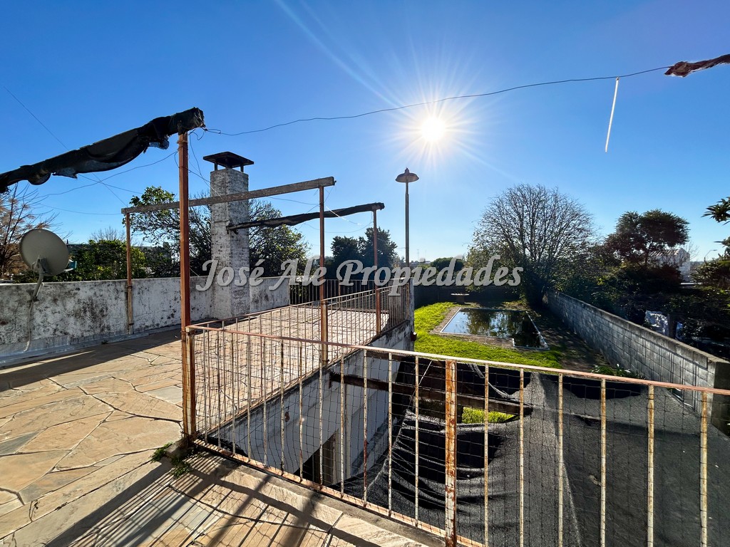 Imagen 4 de Casa ubicada sobre Ruta 1 a metros del Shopping de Colonia.