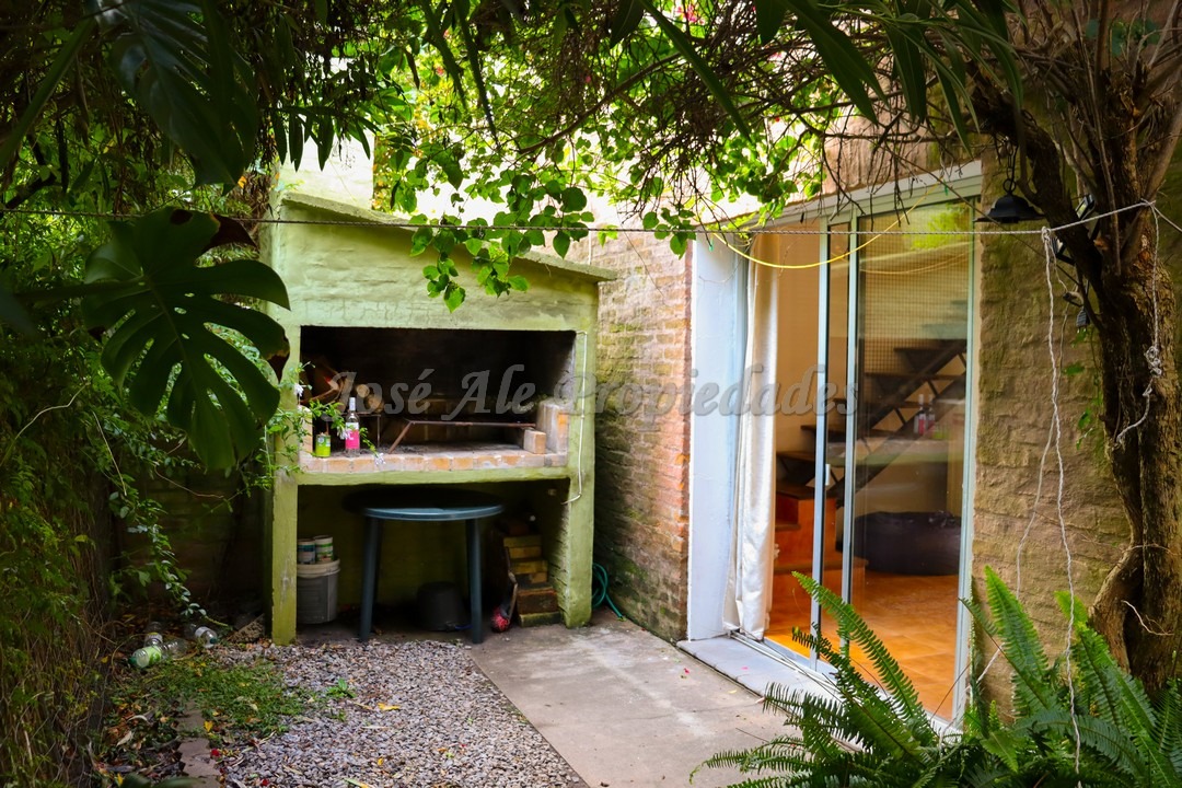 Imagen 5 de Hermosa vivienda ubicada en complejo sobre calle Zitarrosa, a metros de Rambla y playas de Colonia del Sacramento.