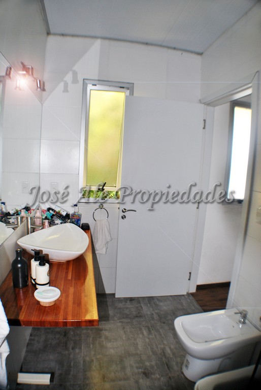 Imagen 7 de Hermosa propiedad ubicada a pocos metros de la Rambla Costanera de Colonia.