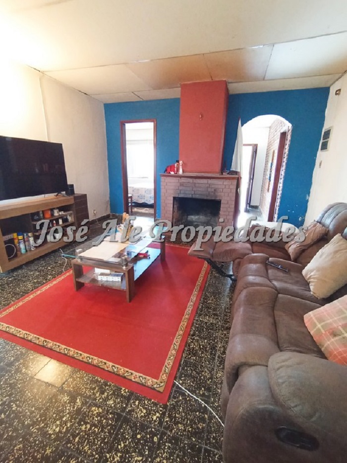 Imagen 4 de Casa ubicada a 3 cuadras de la Rambla Costanera y a 50m de la zona de 2 avenidas.