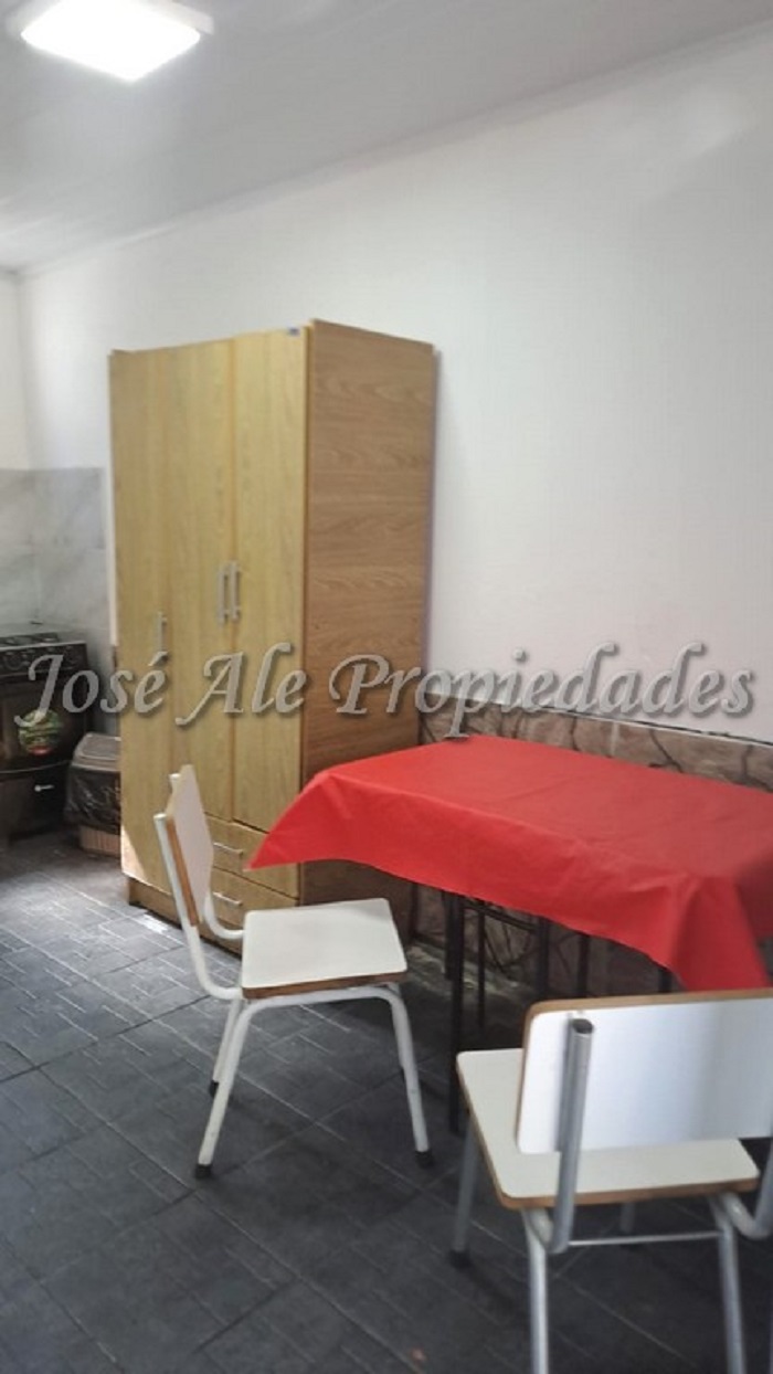 Imagen 5 de Muy bonito monoambiente ubicado en el Real de San Carlos, frente a centros de estudios y próximo a todos los servicios.