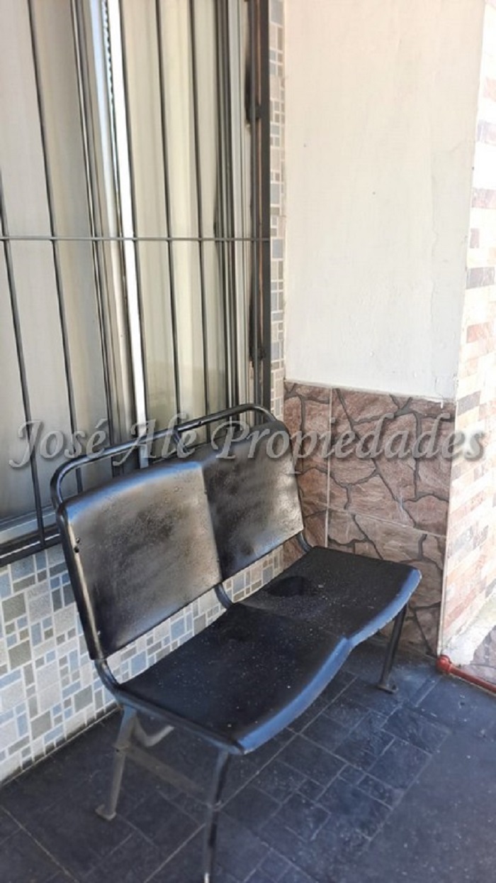 Imagen 7 de Muy bonito monoambiente ubicado en el Real de San Carlos, frente a centros de estudios y próximo a todos los servicios.