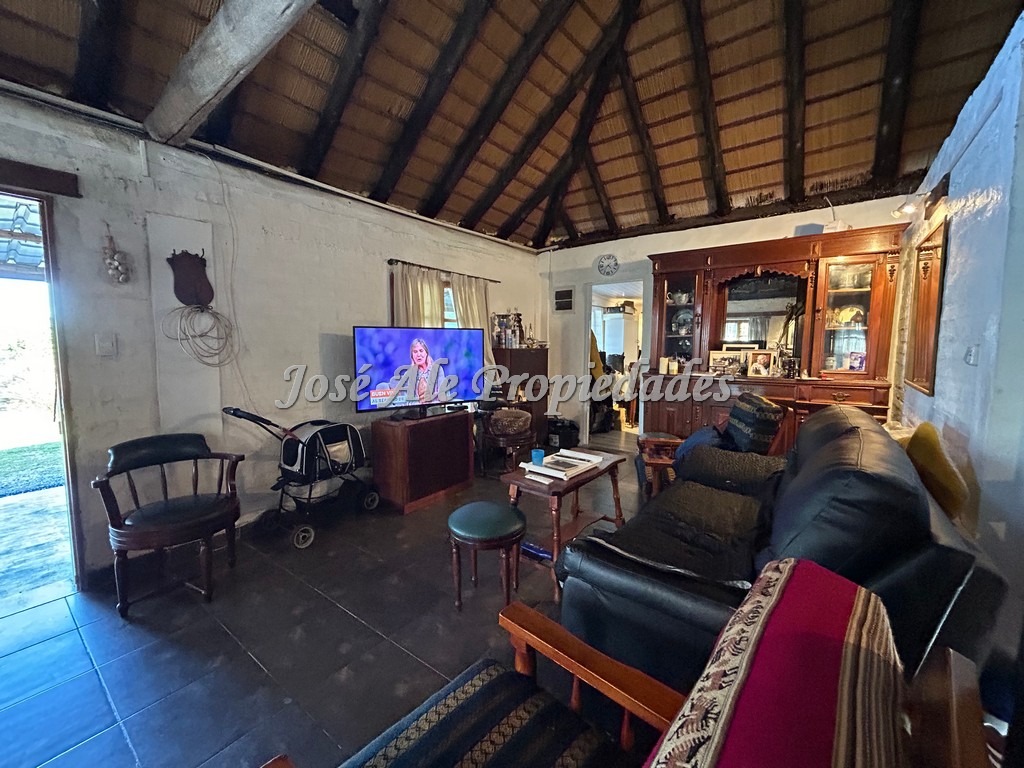 Imagen 4 de Casa ubicada próxima a la Bodega Bernardi a pocos minutos del centro de la ciudad de Colonia.