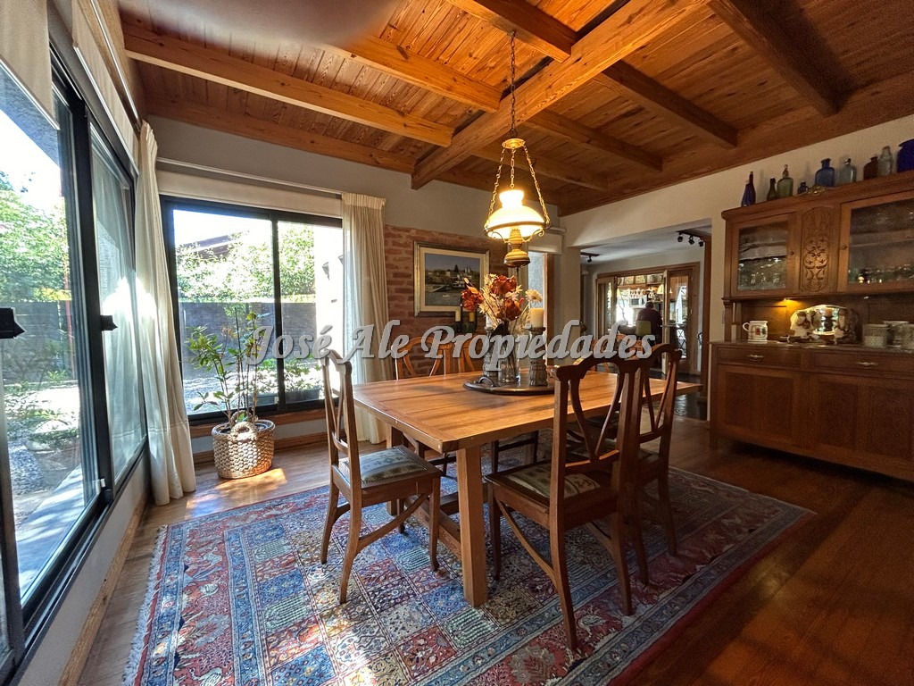 Imagen 3 de EN VENTA Y EN ALQUILER Sorprendente propiedad ubicada a una cuadra de la Rambla y playas de Colonia.