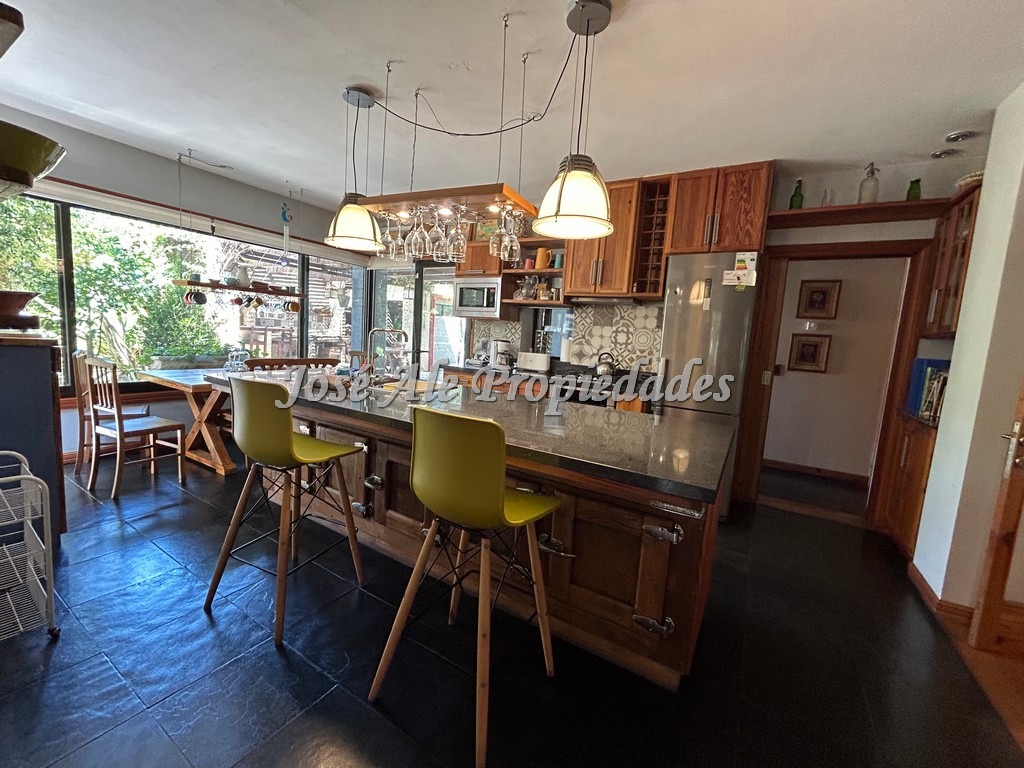 Imagen 5 de EN VENTA Y EN ALQUILER Sorprendente propiedad ubicada a una cuadra de la Rambla y playas de Colonia.