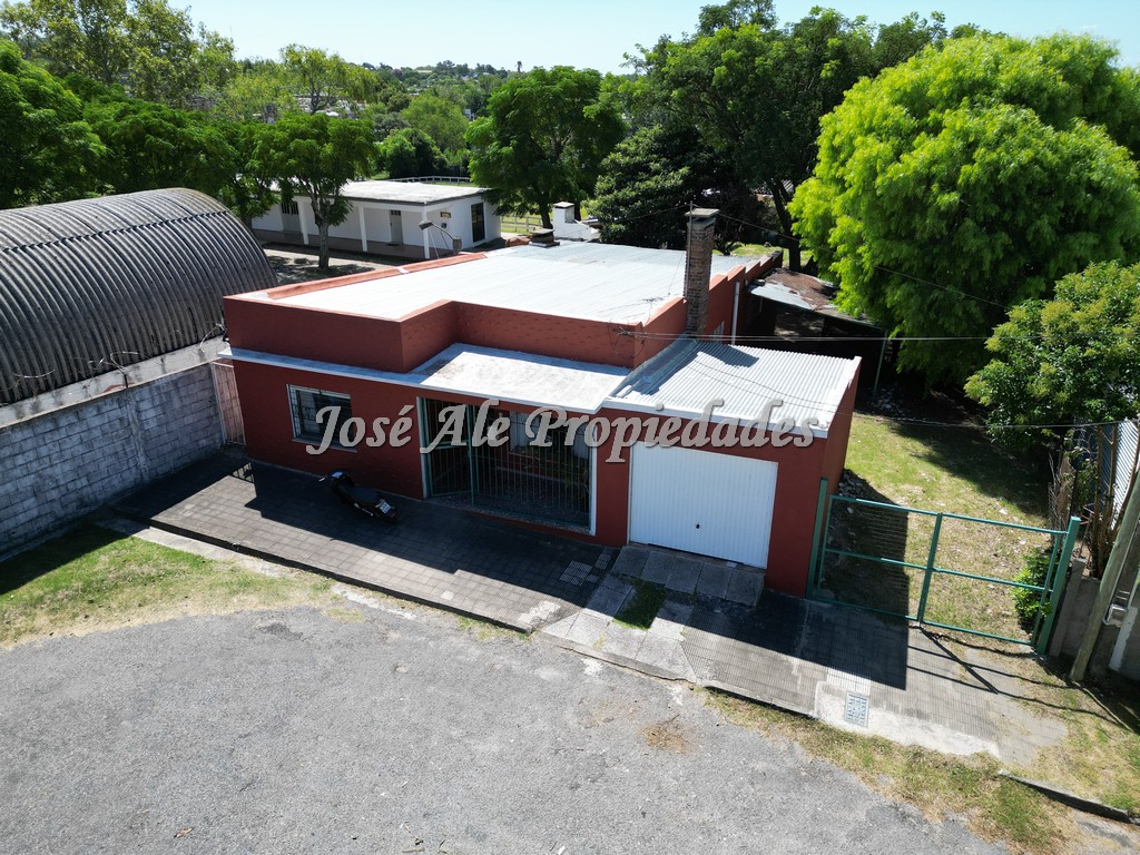 Imagen 1 de Casa ubicada en barrio la Rotonda, próxima a 3 avenidas y Shopping de Colonia.
