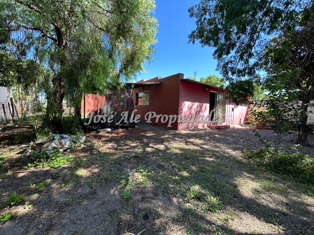 Imagen 10 de Casa ubicada en barrio la Rotonda, próxima a 3 avenidas y Shopping de Colonia.