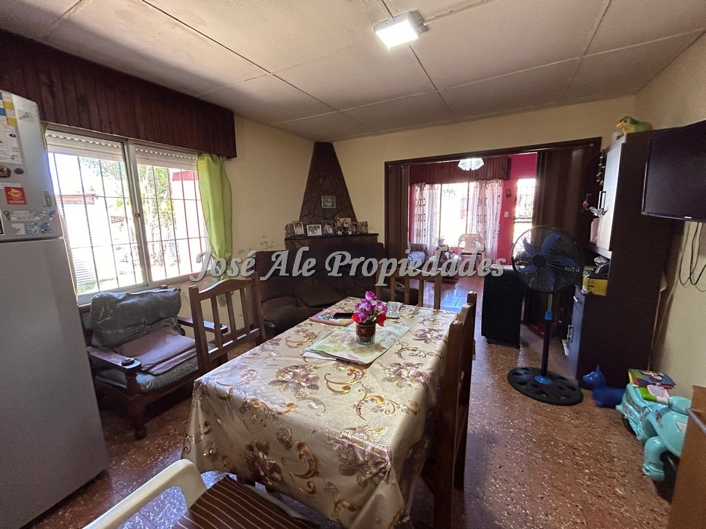 Imagen 4 de Casa ubicada en barrio la Rotonda, próxima a 3 avenidas y Shopping de Colonia.