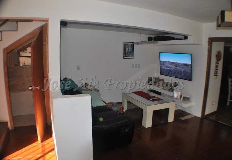 Imagen 2 de Hermosa vivienda ubicada en complejo sobre calle Zitarrosa, a metros de Rambla y playas de Colonia del Sacramento.