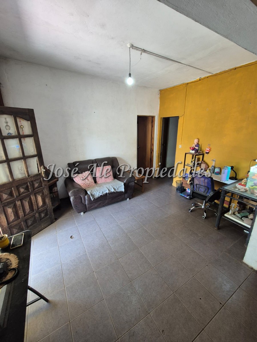 Imagen 3 de Casa con gran terreno en el Real de San Carlos con fácil acceso, por ruta 21.