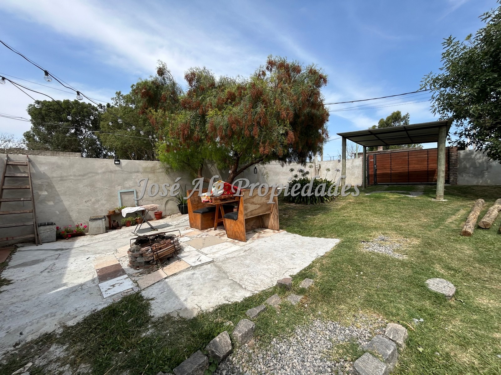 Imagen 4 de Casa de 2 dormitorios, de buen predio, ubicada en barrio El General, Colonia.