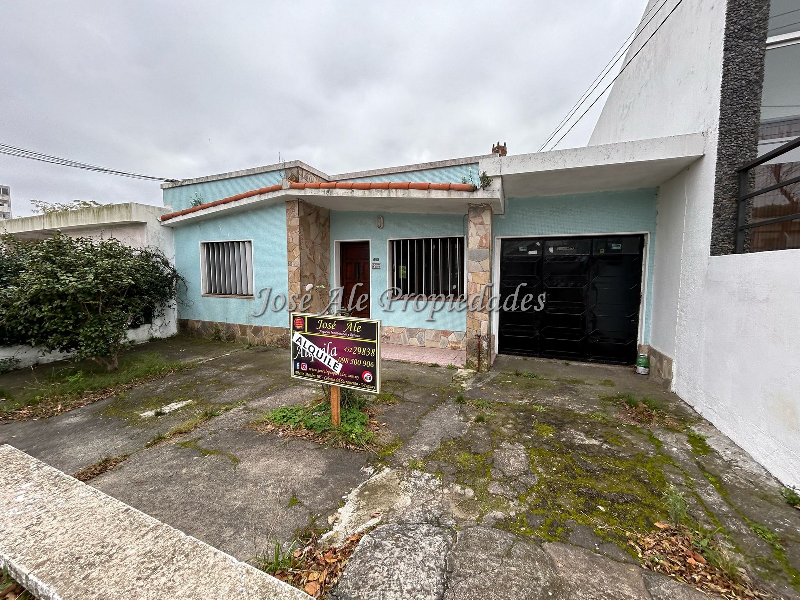 Imagen 1 de NUEVO PRECIO!! Casa ubicada en zona dos avenidas, a 200 mts de la Rambla, acepta propiedad como parte de pago.