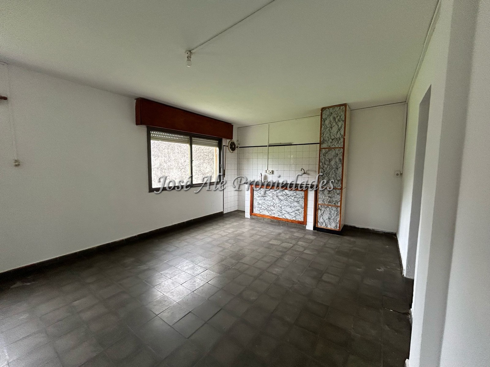 Imagen 4 de NUEVO PRECIO!! Casa ubicada en zona dos avenidas, a 200 mts de la Rambla, acepta propiedad como parte de pago.