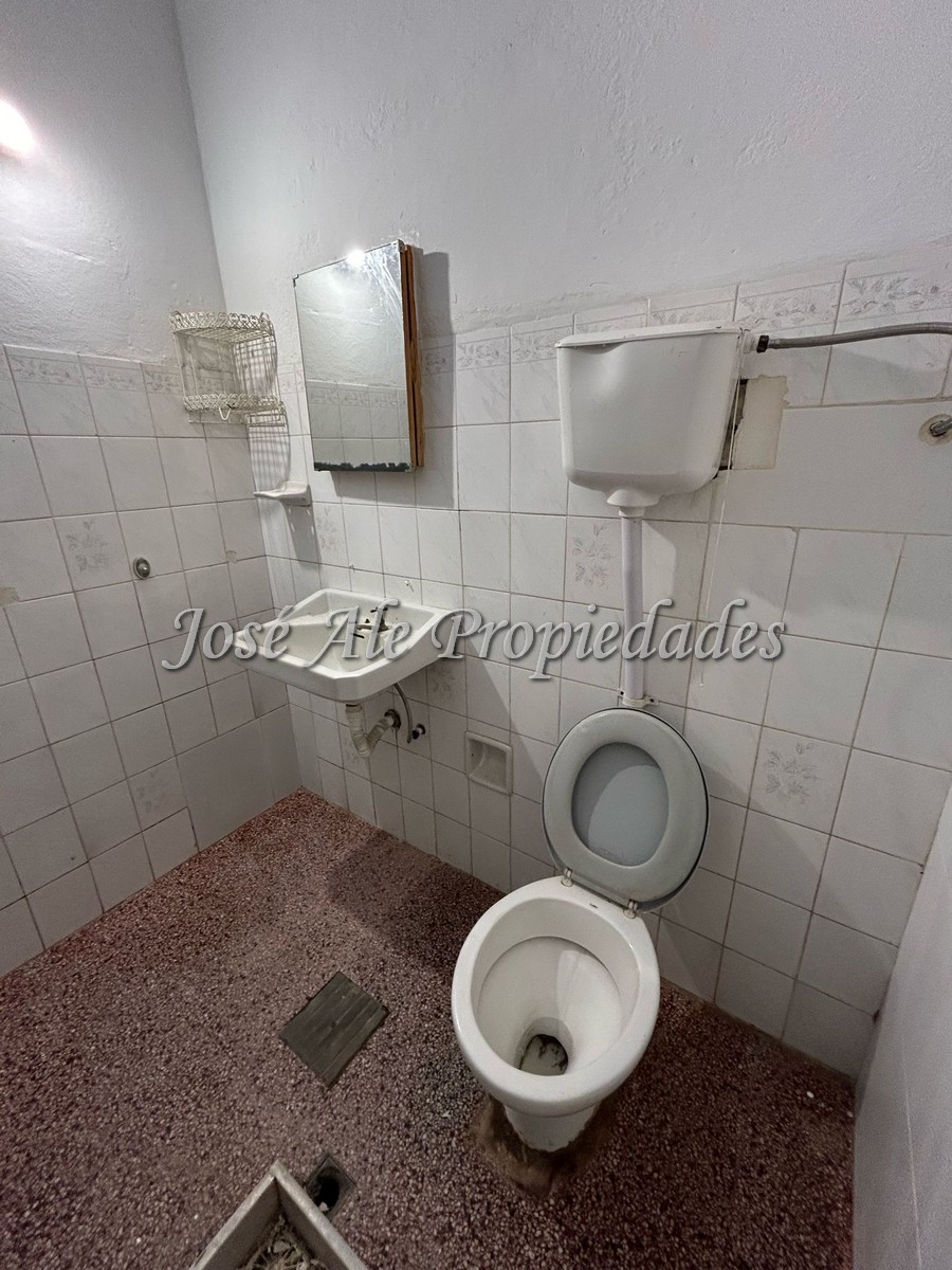 Imagen 7 de NUEVO PRECIO!! Casa ubicada en zona dos avenidas, a 200 mts de la Rambla, acepta propiedad como parte de pago.