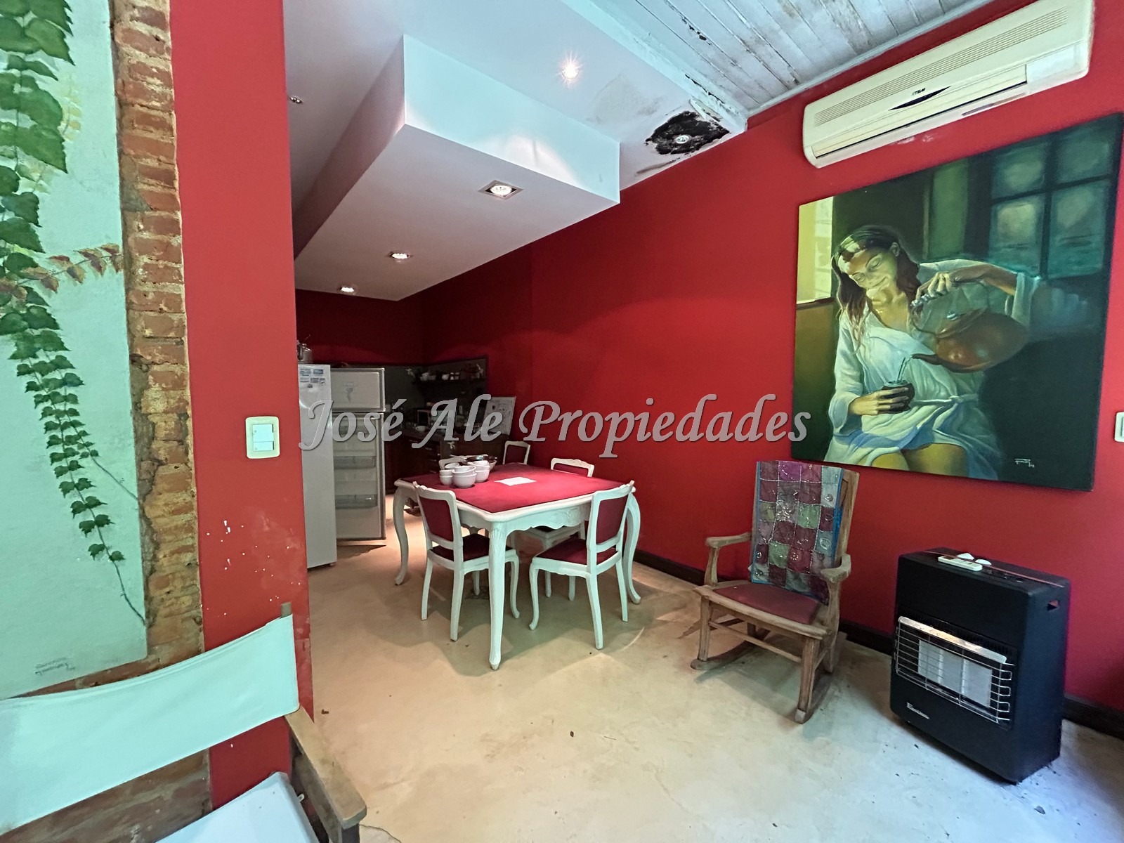 Imagen 5 de Casa de 3 dormitorios, de estilo colonial.