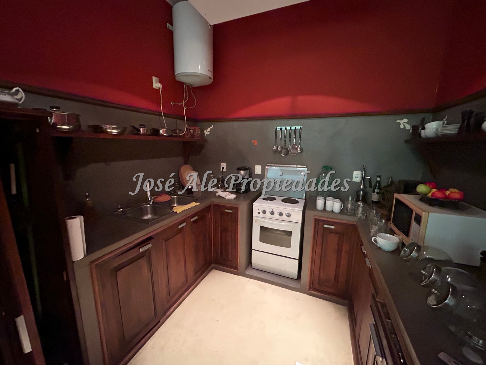 Imagen 6 de Casa de 3 dormitorios, de estilo colonial.