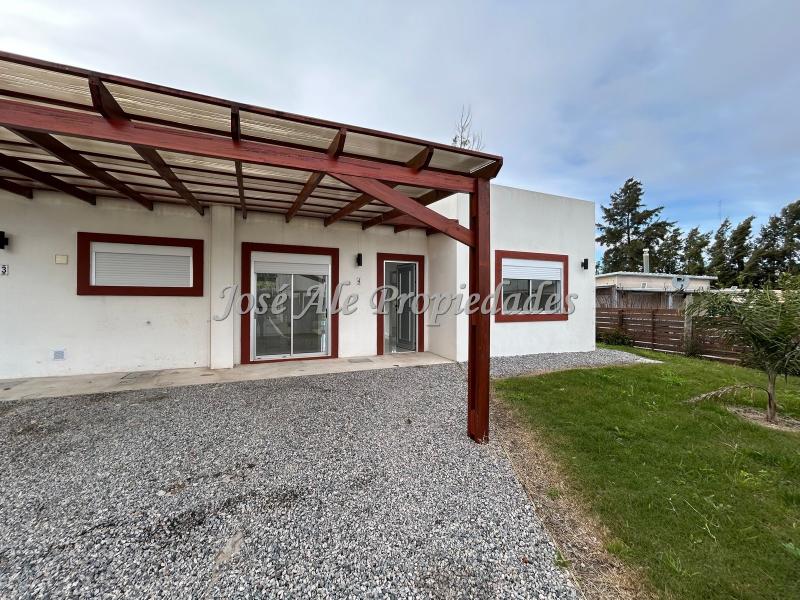 Apartamento que se encuentra ubicado en hermoso fraccionamiento del Real de San Carlos, a corta distancia de Plaza de Toros y próximo a todos los servicios.