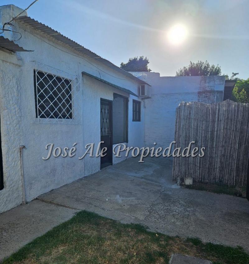 Apartamento al fondo, con frente individual cerrado.