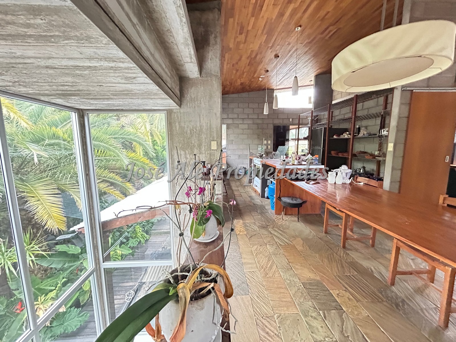 Imagen 7 de Exclusiva propiedad 2619m2 de diseño moderno, integrada con la naturaleza, Colonia.