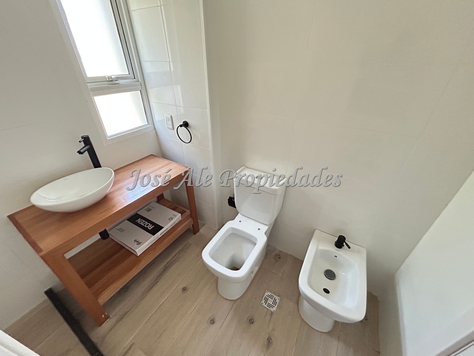 Imagen 9 de Apartamento de 2 dormitorios a estrenar frente a la Rambla y playas de Colonia.