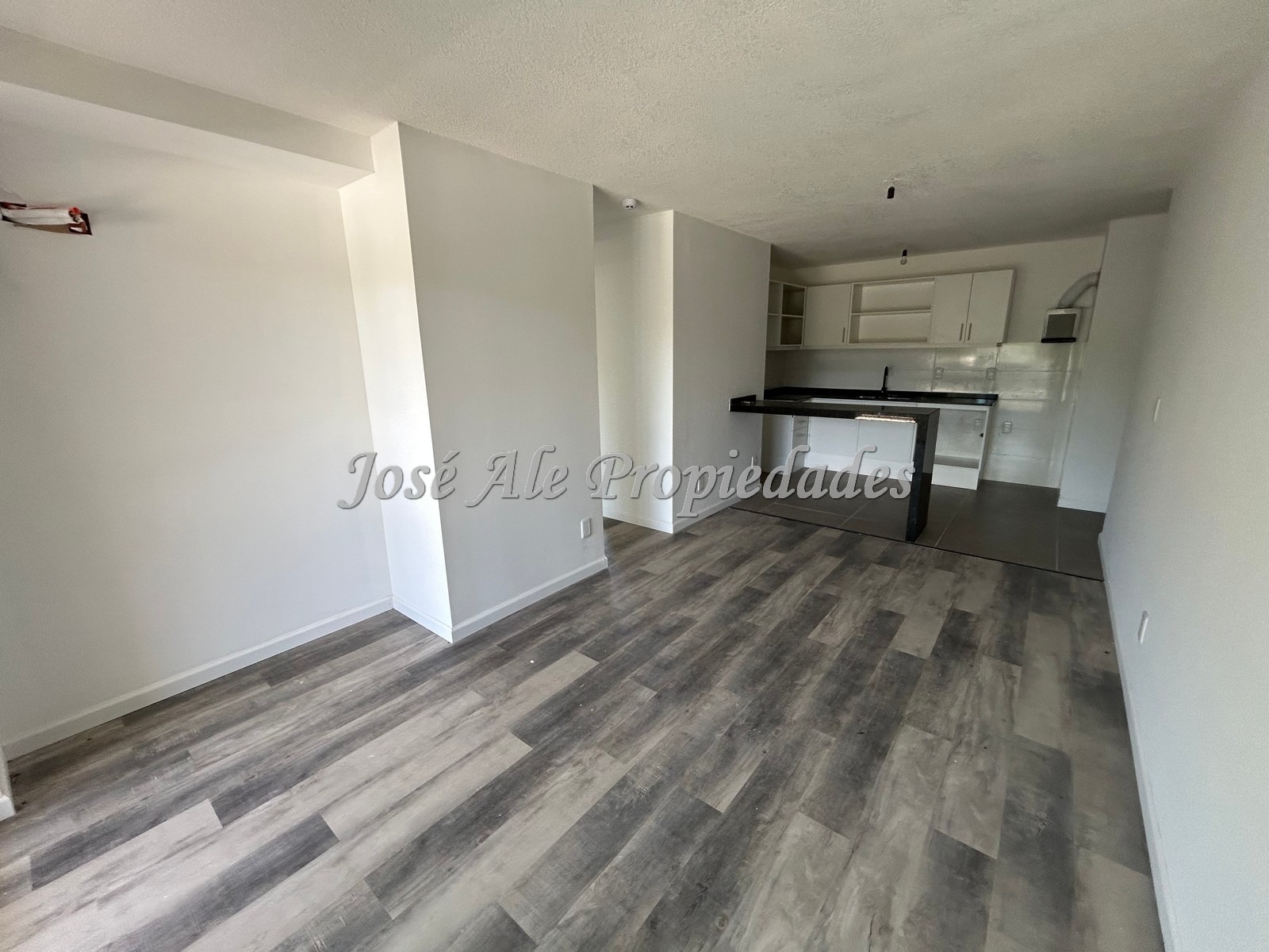 Imagen 3 de EN VENTA Apartamento de 2 dormitorios a estrenar frente a la Rambla y playas de Colonia.
